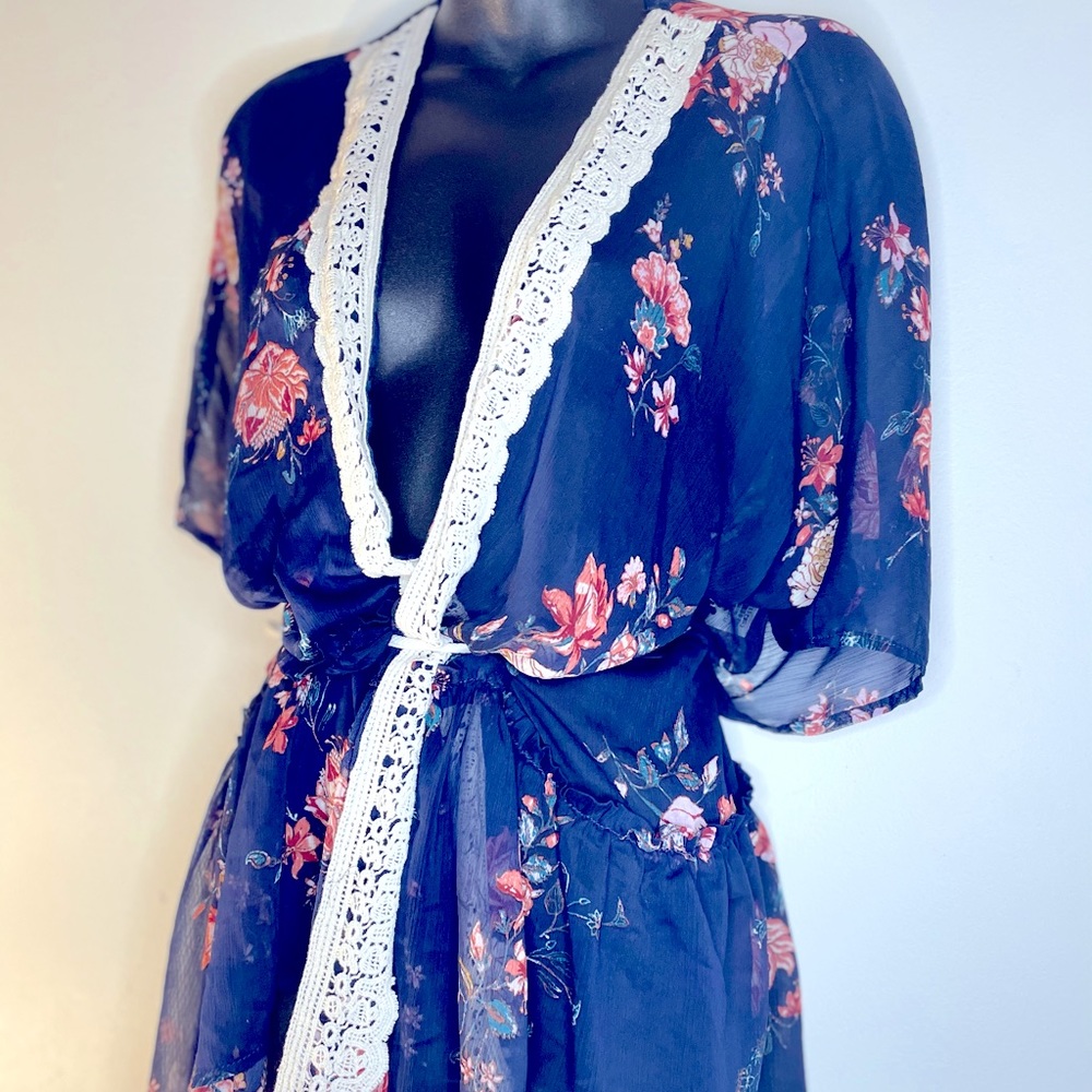 Jolt Sheer Blue Floral Tunic